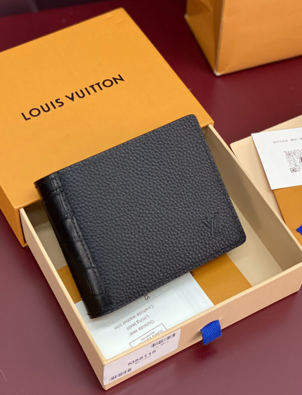 L*uis V*itton Wallet - Image 2