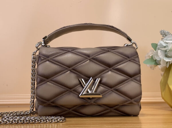 L*uis V*itton Purse - Image 12