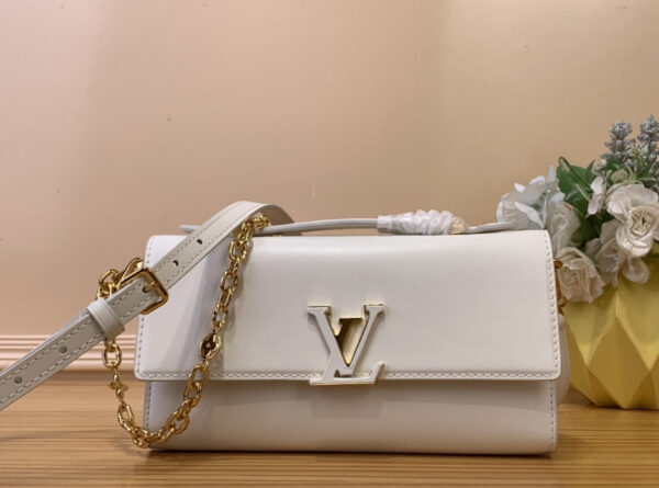 L*uis V*itton Purse - Image 15