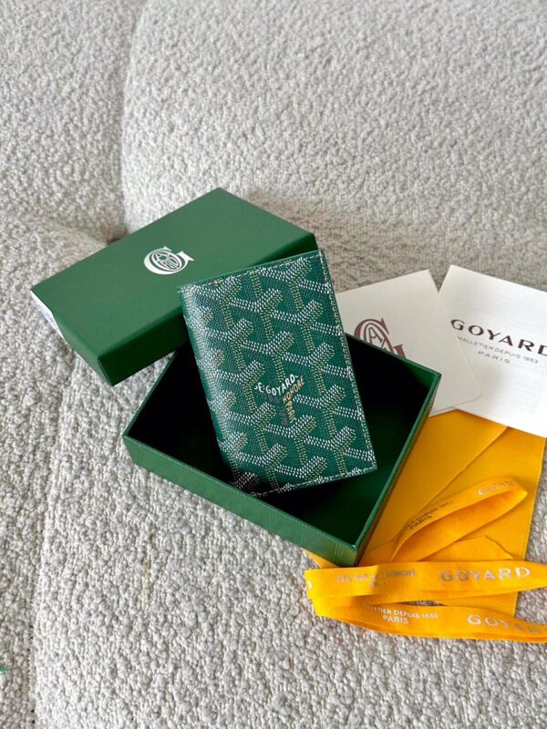 G*yard Passport Holder